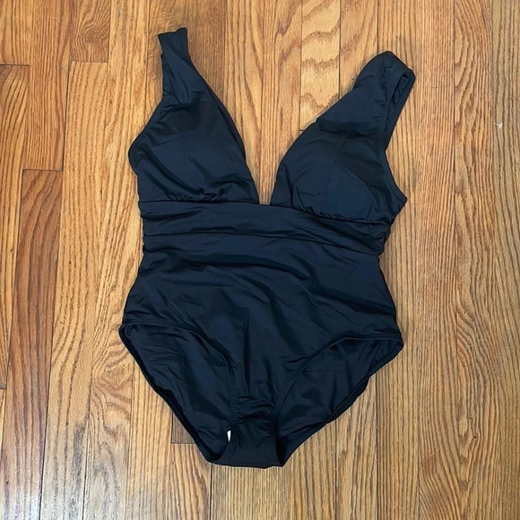 Andie Swim The Medium Coverage Mykonos One Piece Swimsuit Black size XS NWT - Picture 3 of 7